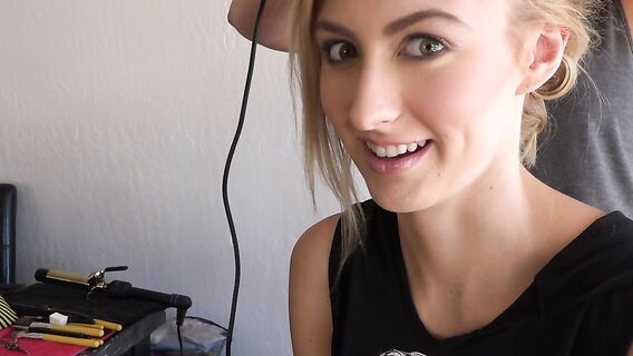 Американская блондинка глотает сперму на кастинге