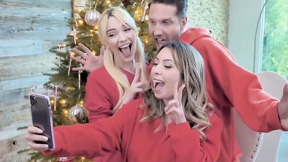Рождественский секс дочки с приемными родителями